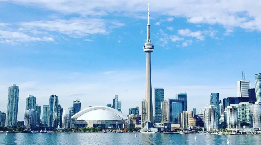 CN Kulesi (CN Tower)